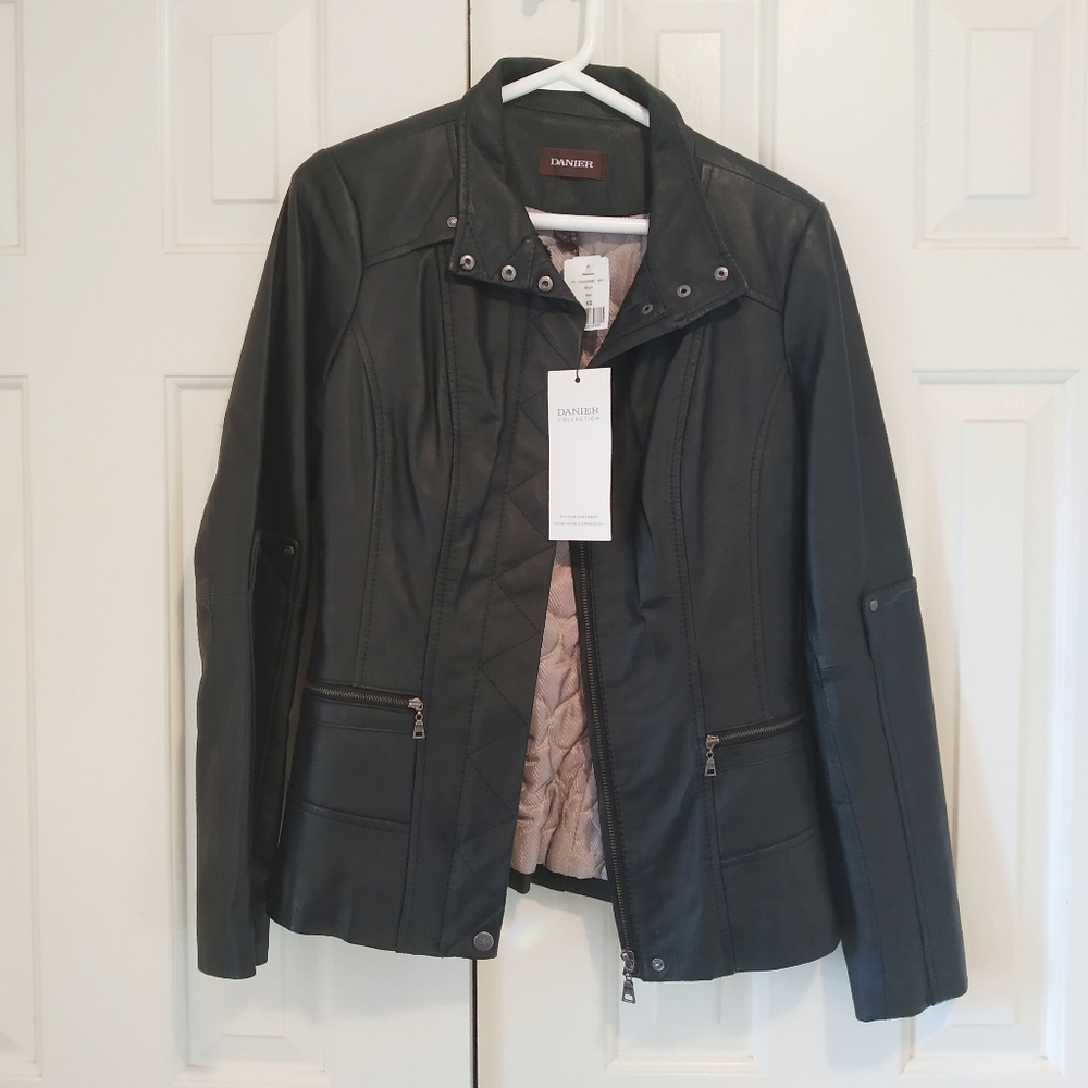 *NWT* Danier black leather jacket in x-small